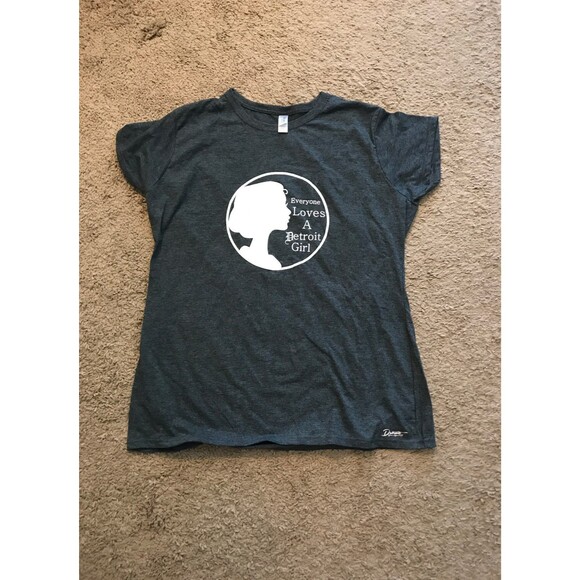 Tops - Everyone loves a detroit Girl T Shirt